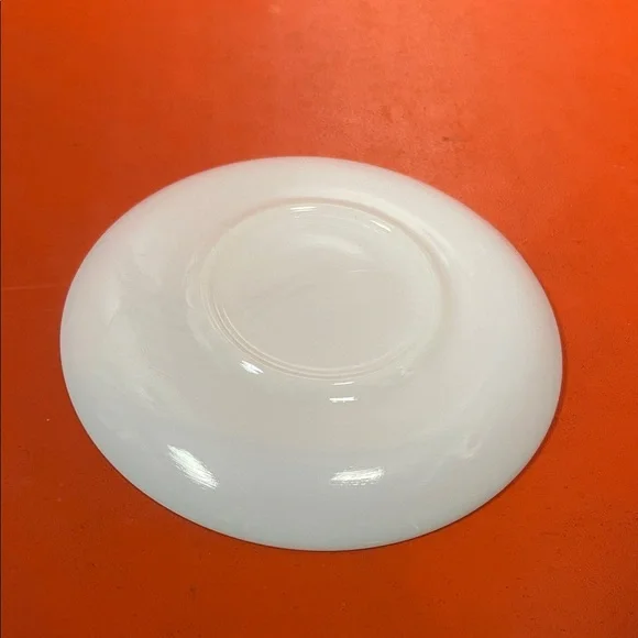 Elegant White Saucer with Green Trim - Picture 4 of 5